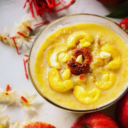 Apple Kheer in a bowl