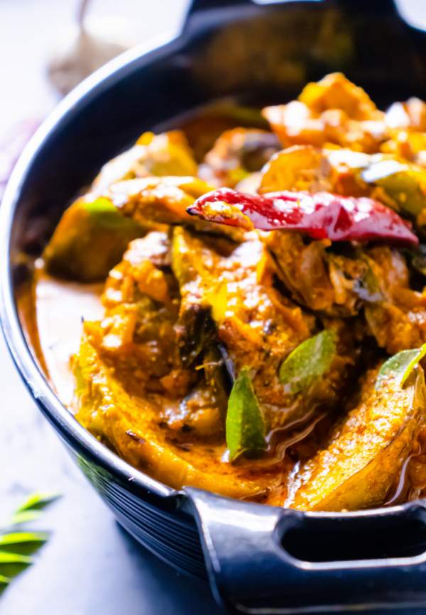 Bengali Dahi Baingan Recipe close up from side 