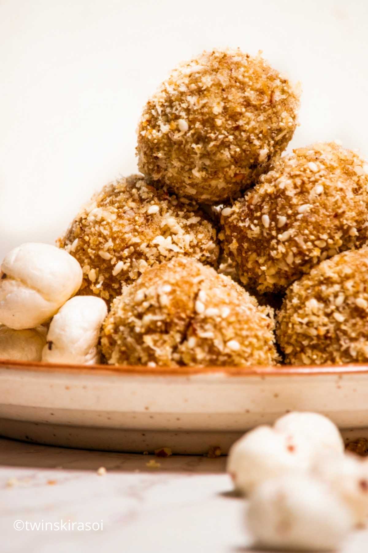 makhana ladoo in a plate